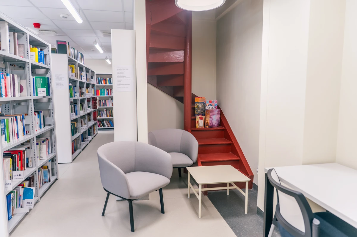 Biblioteka_1